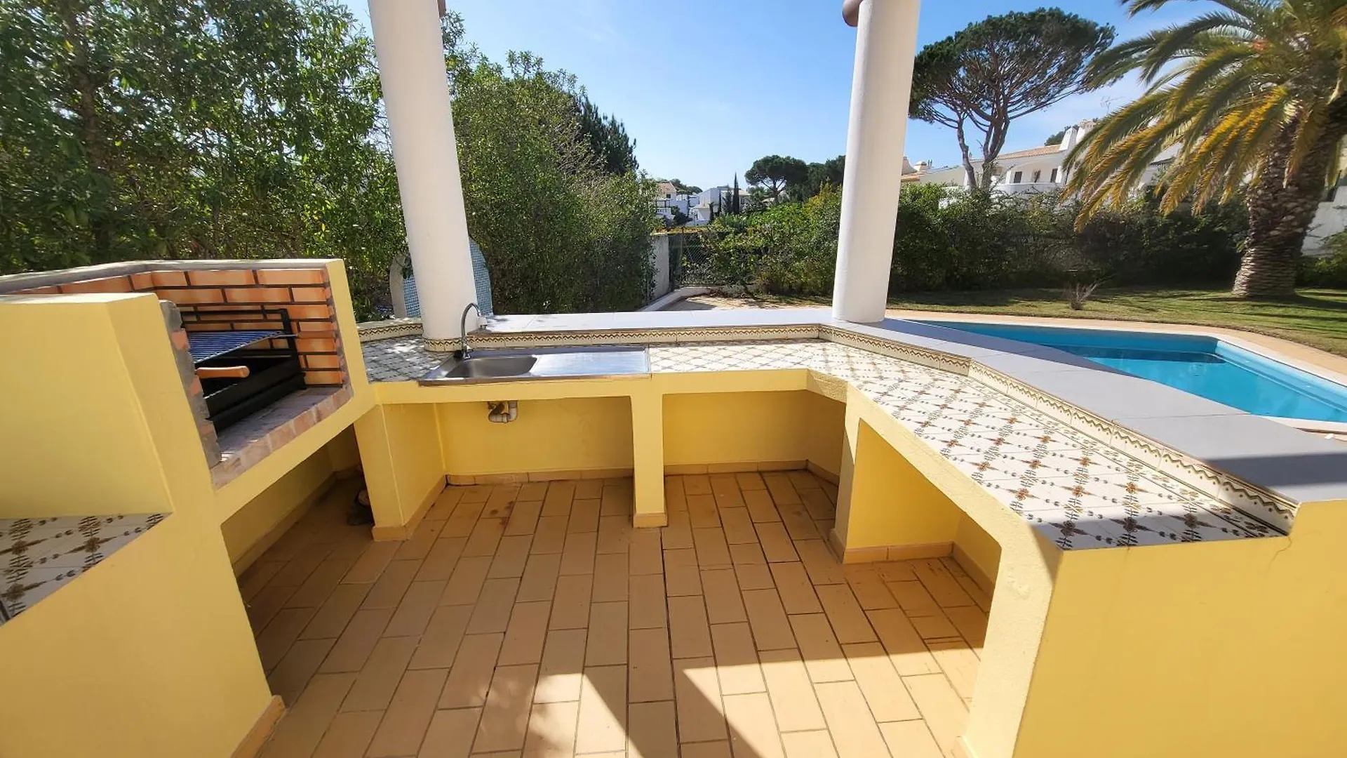 Vilamoura Beach Villa With Private Pool Quarteira