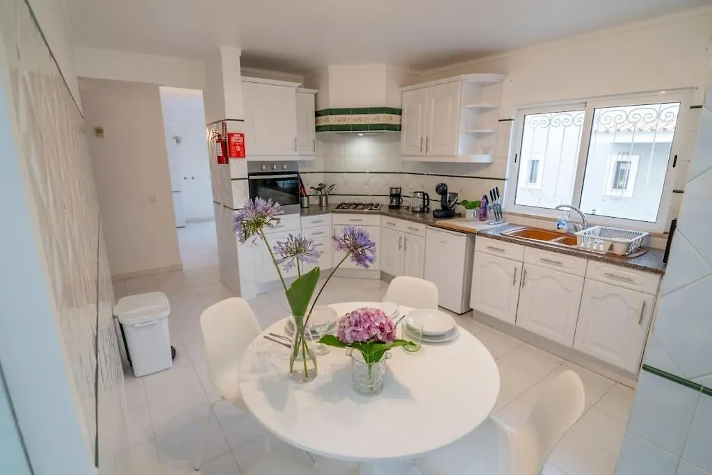 Vilamoura Beach Villa With Private Pool Quarteira